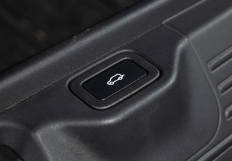 Подержанный автомобиль Land Rover Range Rover 2021 года (31 фото)