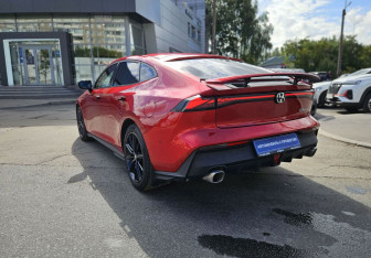 Подержанный автомобиль Changan UNI-V 2024 года (6 фото)