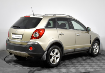 Подержанный автомобиль Opel Antara 2010 года (5 фото)