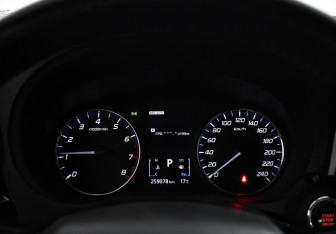 Подержанный автомобиль Mitsubishi Outlander 2016 года (19 фото)
