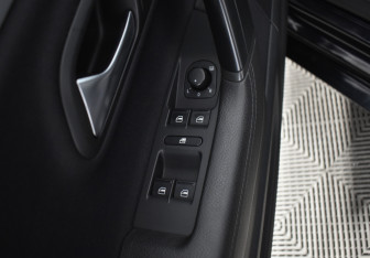 Подержанный автомобиль Volkswagen Passat CC 2012 года (18 фото)