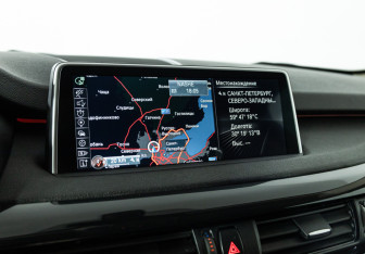 Подержанный автомобиль BMW X5 2015 года (18 фото)