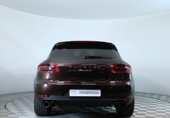 Подержанный автомобиль Porsche Macan 2016 года (6 фото)