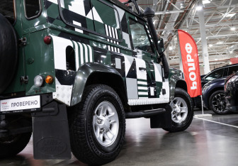 Подержанный автомобиль Land Rover Defender Suv 2007 года (7 фото)