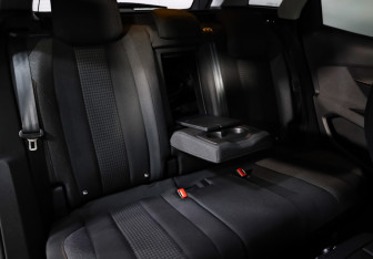 Подержанный автомобиль Peugeot 3008 2020 года (24 фото)