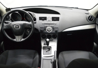 Подержанный автомобиль Mazda 3 Hatchback 2011 года (14 фото)