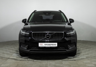 Подержанный автомобиль Volvo XC40 2020 года (2 фото)