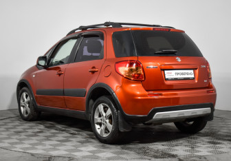 Подержанный автомобиль Suzuki SX4 Hatchback 2013 года (7 фото)