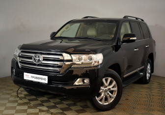 Подержанный автомобиль Toyota Land Cruiser Suv 2015 года (2 фото)