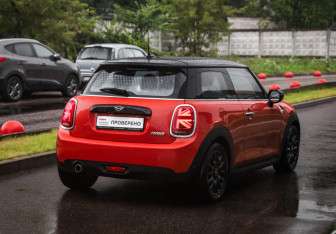 Подержанный автомобиль MINI Hatch 2020 года (6 фото)