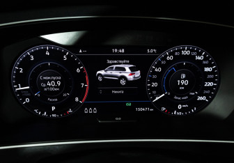 Подержанный автомобиль Volkswagen Tiguan 2017 года (12 фото)