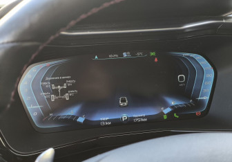 Подержанный автомобиль Geely Tugella 2023 года (15 фото)