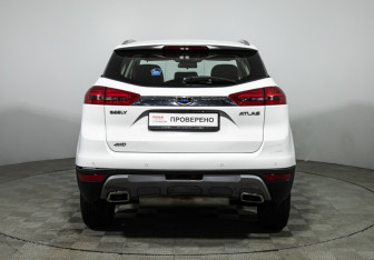 Подержанный автомобиль Geely Atlas 2021 года (6 фото)
