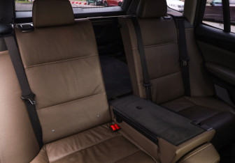 Подержанный автомобиль BMW X3 2012 года (26 фото)