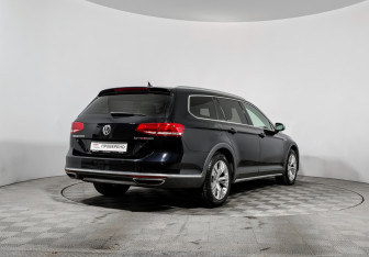 Подержанный автомобиль Volkswagen Passat Wagon 2017 года (5 фото)