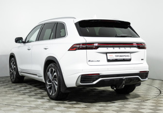 Подержанный автомобиль Geely Monjaro 2023 года (7 фото)