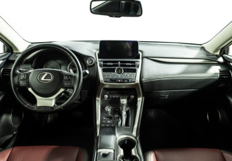 Подержанный автомобиль Lexus NX 2019 года (13 фото)