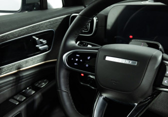 Подержанный автомобиль Jaecoo J8 2024 года (26 фото)