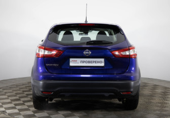 Подержанный автомобиль Nissan Qashqai 2016 года (6 фото)