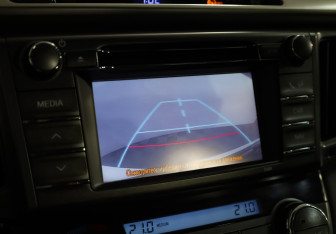 Подержанный автомобиль Toyota RAV4 2013 года (18 фото)