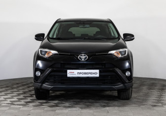 Подержанный автомобиль Toyota RAV4 2017 года (2 фото)