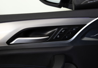 Подержанный автомобиль BMW X4 2019 года (23 фото)