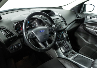 Подержанный автомобиль Ford Kuga 2018 года (11 фото)