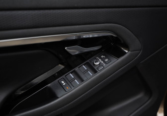 Подержанный автомобиль Land Rover Range Rover Evoque 2020 года (20 фото)