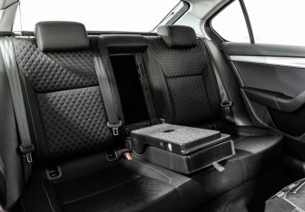 Подержанный автомобиль Skoda Octavia Liftback 2016 года (17 фото)