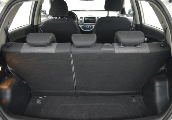 Подержанный автомобиль Kia Picanto 2014 года (15 фото)