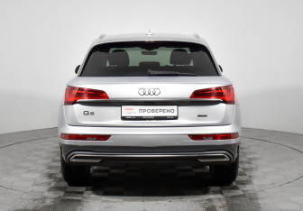 Подержанный автомобиль Audi Q5 2021 года (6 фото)
