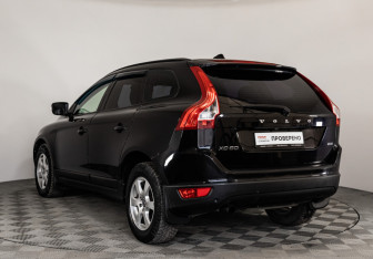 Подержанный автомобиль Volvo XC60 2010 года (7 фото)