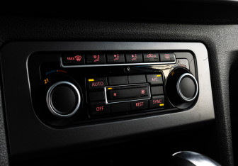 Подержанный автомобиль Volkswagen Amarok 2013 года (12 фото)