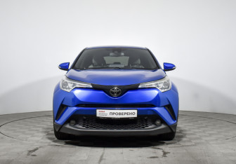 Подержанный автомобиль Toyota C-HR 2018 года (2 фото)
