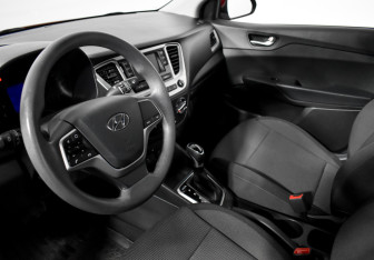 Подержанный автомобиль Hyundai Solaris Sedan 2021 года (9 фото)