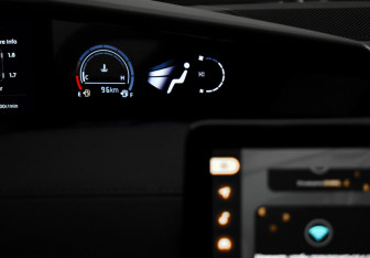 Подержанный автомобиль Changan UNI-V 2023 года (21 фото)