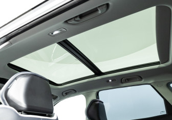 Подержанный автомобиль Geely Atlas 2023 года (15 фото)