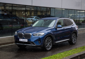 Подержанный автомобиль BMW X3 2021 года (3 фото)