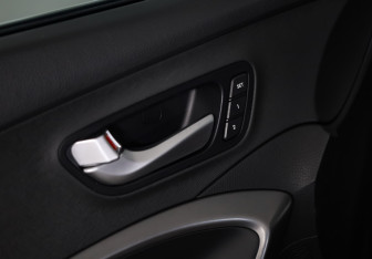 Подержанный автомобиль Hyundai Santa Fe 2012 года (15 фото)