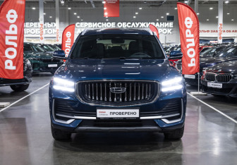 Подержанный автомобиль Geely Monjaro 2024 года (3 фото)