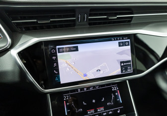 Подержанный автомобиль Audi A6 Wagon 2018 года (18 фото)
