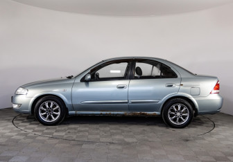 Подержанный автомобиль Nissan Almera Classic 2008 года (8 фото)