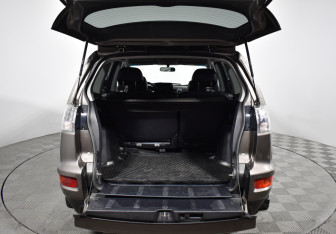 Подержанный автомобиль Mitsubishi Outlander 2011 года (18 фото)