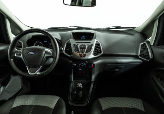 Подержанный автомобиль Ford EcoSport 2016 года (13 фото)