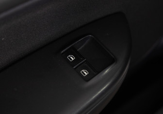 Подержанный автомобиль Skoda Octavia Liftback 2011 года (15 фото)