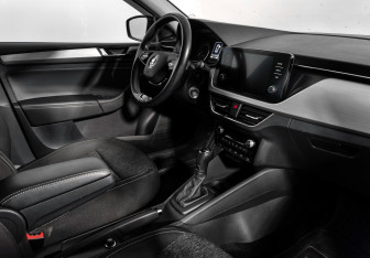 Подержанный автомобиль Skoda Rapid Liftback 2020 года (13 фото)