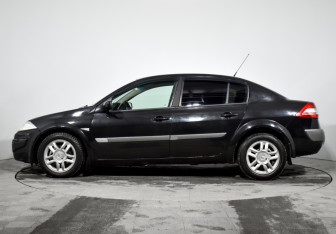 Подержанный автомобиль Renault Megane Sedan 2006 года (8 фото)