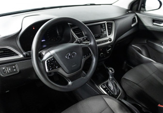 Подержанный автомобиль Hyundai Solaris Sedan 2020 года (11 фото)