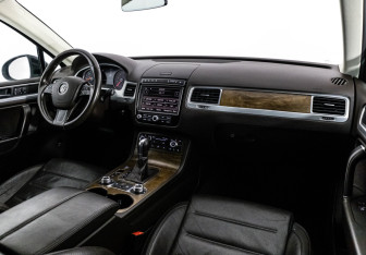 Подержанный автомобиль Volkswagen Touareg 2017 года (9 фото)