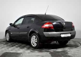 Подержанный автомобиль Renault Megane Sedan 2006 года (7 фото)